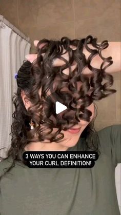 Curly Hair Inspo on Instagram: "3 ways to enhance your natural curl definition! By @laurenpiluso 1. Ribbon curl technique - definitely my go-to and most used technique to achieve definition & volume! It creates larger defined curl clumps that can be separated for volume 2. Rake & Shake - the perfect technique to achieve separated but defined curls giving volume and definition for days 3. Finger rolling - the most tedious of the three but the results never fail! My go-to for my face framing pieces Which curl definition method is your favorite! #curldefinition #curlyhairtips #longcurlyhair #cabellorizado #naturallycurlyhair" Slicked Bangs With Curls, Natural Way To Curl Hair, How To Test If Your Hair Is Curly, Celebrity With Curly Hair, Curling Hair Naturally, How To Look After Curly Hair Natural Curls, Hairstyles For Very Wavy Hair, Rollers In Curly Hair, Curly Hair Styling Methods