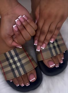 Holiday Nails And Toes Summer, African Acrylic Nails, Summer Nails On Black Women, French Tip Nails And Toes Black Women, Girly Acrylic Nails Summer, Simple Nails No Design, Nails Inspo Black Women, Toes And Nails Set, Summer Nail Inspo 2024 Simple