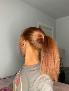 Black Women Hair Dye Colors, Hair Dye Ideas Light Skin, Colors To Dye Your Hair Blonde, Color 30 Natural Hair, Color 30 Hair Dye, Dyed Hair Light Skin Girl, Honey Brown Dyed Hair, Coloured Hair Black Women, Light Brown Dyed Hair Black Women