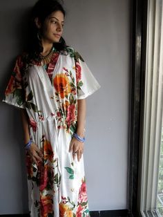 White Floral Kaftan Dress Perfect for outings by silkandmore Spa Robes, Kaftan Styles, Kaftan Dress, Color Swatches, Lovely Colors, Vintage Look, Vintage Looks, Kimono Top, Dress Outfits