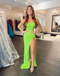 Prom Dresses Neon, Neon Green Dress Outfit, Neon Green Prom Dress, Bright Prom Dresses, Trendy Prom Dresses 2023, Neon Prom Dress, Lime Green Dresses, Lime Green Prom Dress, Lime Green Prom Dresses