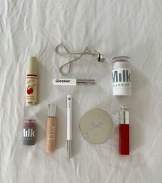 Makeup Essentials Aesthetic, Milk Makeup Lip And Cheek, Minimal Skincare, Blush Powder, Minimal Makeup, Milk Makeup, Makeup Obsession, Makeup Items