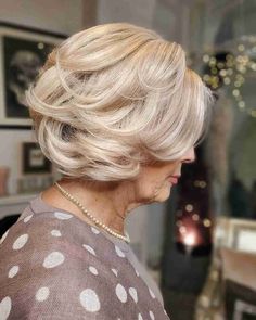 50+ Flattering Hairstyles for Women Over 70 This Summer 2023 Classy Hairstyles, Old Hairstyles, Hairstyles With Glasses, Portrait Vintage, Natural Gray Hair, Short Curly Hair, Hairstyles For Women