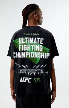 The UFC Ring Oversized T-Shirt combines comfort and style with its crew neckline, short sleeves, and an oversized fit. Featuring custom graphics on the left chest and back, this tee is perfect for showcasing your passion for the sport.


	Crew neckline
	Short sleeves
	Oversized fit
	Front & back graphics
	100% Cotton
	Machine washable
	Model is wearing size medium
	Model Measurements: 6'1” Height, 29.5" Waist, 32” Hips, 32” Inseam Ufc Clothing, Ufc Ring, Slim Fit Cargo Pants, Custom Graphics, Jeans Kids, Kids Swimwear, Slim Fit Pants, Man Swimming, Oversized T Shirt