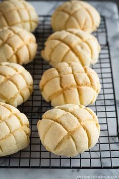 freshly baked cookies on a cooling rack ready to be eaten for breakfast or desserts