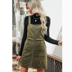 Nwt Bethel Faux Suede O-Ring Pinafore Dress Size Small Kelly Green Suede Shorts, Affordable Swimwear, Swimwear Beach, Ring Der O, Square Neck Dress, Suede Dress, Chic Top, Pinafore Dress, Suede Material