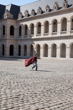 Celine A/W 2022 captures the essence of Parisian style | Wallpaper* Classic Parisian Style, Paris Street Style Fall, Prada Spring, Hedi Slimane, Historical Monuments, Street Style Trends, 2022 Fashion, Street Style Paris, Paris Street Style