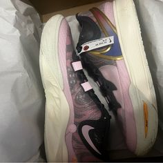 Size 11.5 Kyrie 8, Nike Kyrie, Nike Pink, Shoes Nike, Men's Nike, All Star, Nike Men, Nike Shoes, Athletic Shoes