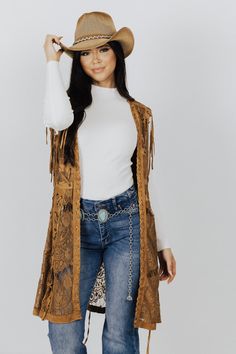 Description Eyelet tied Fringe detailed Lace Long Vest. Materials & Care Self: 55% Nylon, 45% Cotton Contrast: 92% Polyester, 8% Spandex Hand wash only, no bleach, hang/flat dry, Dry cleaning recommended. Hand Measured Small: Length 35", Sleeve 3.5" Medium: Length 36", Sleeve 3.5" Large: Length 37", Sleeve 3.5" X-Large: Length 38", Sleeve 3.5" Model wearing size Small Model pictures have been edited, please refer to video for actual color reference. Western Chic Outfits, Maxi Skirt Winter, Maxi Dress Winter, Boho Vest, Team Challenges, Cute Country Outfits, Tulle Midi Skirt, Color Reference, Long Vest