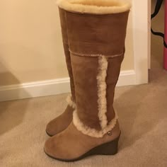 Never Been Worn, Ordered In A Size 7 But Was Small. It Probably Fits Best A Size 6.5. Beautiful Boots For The Winter Vintage Uggs, Ugh Boot, Blue Ugg Boots, Ugh Boots, Ugg Ugg, Dc Trip, Funky Shoes, Aesthetic Shoes, Beautiful Boots