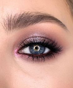 Plum Eyeshadow, Nye Makeup, Special Occasion Makeup, Concert Makeup, Eye Photo, Dramatic Eye Makeup, Eyebrow Makeup Tips, Simple Eye Makeup, Instagram Makeup