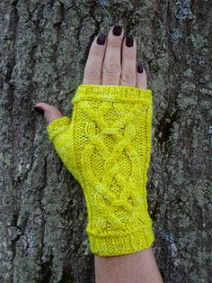 Hcrisp3_small2 Honey Crisp, Knitted Mittens Pattern, Glove Pattern, Knitting For Charity, Apple Season, Gloves Pattern, Malabrigo Yarn, Fingerless Mitts, Mittens Pattern