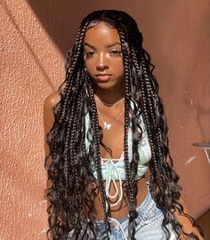 Long Hair Styles Braids Black, Long Black Hair Styles Braids, Box Braids With Hair Left Out, Outfit Idea For Concert, Type Of Box Braids, Braids For Long Hair Black Women, Afro Paty Style, Protective Hairstyles Braids Goddesses, Wedding Braid Hairstyles For Black Women