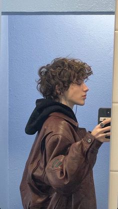 Long Curly Hair Men, Haircut 2024, Men Haircut Curly Hair, Wavy Hair Men, Hair Inspiration Short, Short Curly Haircuts, Men Haircut, Boys With Curly Hair, Men's Haircut