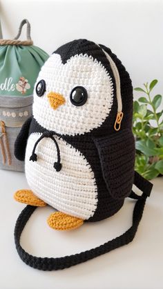 Crochet Bag Penguin Penguin Patterns, Christmas Penguins, Cutest Crochet, Crochet Penguin, Penguin Pattern, Christmas Penguin, Cute Penguins, Handmade Charms, Christmas Designs