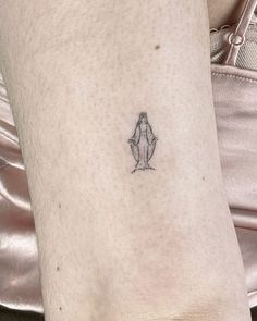 Mary Tattoo, Theme Tattoo, Petite Tattoos, Hand Poked Tattoo, Minimalist Tattoos, Discreet Tattoos, Subtle Tattoos, Dainty Tattoos