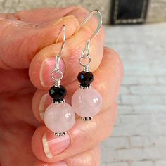 Earings Home Made, Round Bead Earrings, Fused Glass Jewelry Dichroic, Pastel Earrings, Natural Stone Earrings, Diy Jewelry Necklace, Diy Jewelry Projects, Tourmaline Earrings