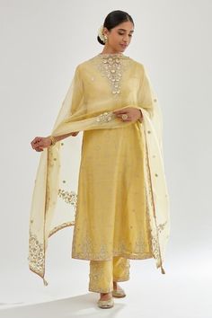 Shop for Kora Yellow Silk Chanderi Embroidered Kurta Set for Women Online at Aza Fashions Plain Suits, Kurta Embroidery, Sheer Dupatta, Yellow Kurta, Chanderi Dupatta, Traditional Attires, Salwar Designs, Kurti Set, Salwar Kamiz