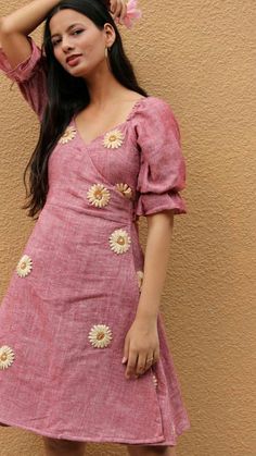 Neck Designs For Short Frocks, Short Dress Stitching Ideas, Front Hole Neck Design Kurti, V Neck Frock Design, Bodycon Dress Styling Ideas, One Pices Dress Design, Cotton Dress Models For Stitching, Embroidery Frocks For Women, Short Cotton Kurti Designs Summer