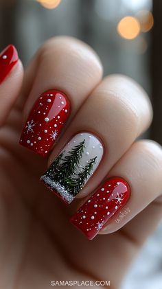 Paint a string of colorful Christmas lights across your nails on a white or nude acrylic base. Use vibrant shades for the lights and add a glitter top coat for extra sparkle. Celebration Nails New Years, Christmas Green And Gold Nails, New Year’s Eve Nail Design 2024, Cute Nail Ideas For Christmas, Short Natural Nail Christmas Designs, Red And Green Christmas Nails Acrylic, Hot Chocolate Nail Art, Christmas Nail Art Designs Xmas Sparkle Red Glitter, Christmas Snow Nails