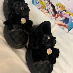 Vans Special- Limited Sailor Moon Edition Size 5,5 New Vans Black Platform Sneakers, Wheel Shoes, Moon Color, Shoes Vans, Makeup Obsession, Vans Black, Vans Old Skool, Womens Vans, Old Skool