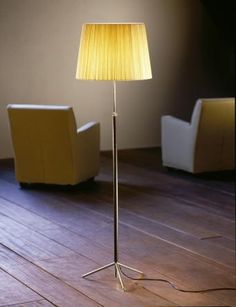 Santa & Cole Pie de Salon G1 Floor Lamp Brass Lampshade, Classic Floor Lamps, Spain Design, Raw Color, Traditional Lamps, Santa Cole, Modern Ceiling Lamps, Floor Lamp Lighting, Led Lampe