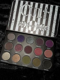 15 highly pigmented eyeshadows, shimmers and mattes (no glitter), all vegan as always. Natural Eyeshadow Palette, Funky Makeup, Dark Eyeshadow, Lawrence Ks, Black Eyeshadow, Color Eyeshadow, Goth Makeup, Dark Makeup, Vegan Makeup