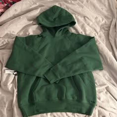 Literally Brand New Never Put On, Wanted To Return But It Was Too Late. Such A Nice Green Color!!!!!! It’s A Size 1 Green Hoodie Aesthetic, Dark Green Outfits, Green Hoodie Outfit, Aritzia Hoodie, Dark Green Hoodie, Hoodie Colors, Green Hoodies, Blank Hoodies, Green Items