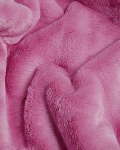 Double sided PLUCHE™ blanket. Oven Mitts Gift, Kitchen Sideboard, Faux Fur Blanket, Hardwood Tile, Pink Fur, Kitchen Dinnerware, Fur Blanket, Entertainment Furniture, Living Room Sectional