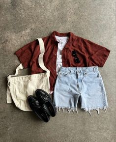 Summer Gender Neutral Outfits, Mens Thrift Fashion Summer, Masc Vacation Outfits, Soft Masc Summer Outfits, Adrogonus Outfits Summer, Soft Masc Outfits Summer, Masc Beach Outfits, Gender Neutral Summer Outfits, Masculine Summer Outfit