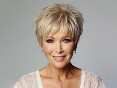 30 Trendy Short Haircuts for Older Women with Fine Hair to Boost Volume Thick Hair Bangs, Textured Bob, Trendy Short Haircuts, A Haircut, Haircut For Older Women, Long Hair With Bangs, Soft Waves, Chic Hairstyles