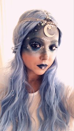 Moon goddess makeup Moon Makeup Halloween, Moon Fairy Costume, Lunar Makeup, Mystic Costume, Celestial Halloween, Glitter Halloween Makeup