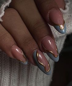 Gel Nails Ideas Non Acrylic Short, Summer 2024 Gel Nails, Trendy New Years Nails, Gold Design On Nails, Summer Gel Nails Ideas Almond, Almond Acrylic Nails Chrome, Almond Croc Nails, Short Almond Nails Designs 2024, Summer Gold Nails