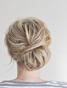 Casual up-do's Messy Chignon, Simple Bun, German Wedding, Chignon Hair, Bridal Comb, Low Bun, Love Your Hair, Short Hairstyle