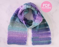 a crocheted scarf is shown with the text,'free pattern'above it