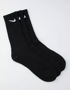 NIKE Everyday Dri-Fit Lightweight 3 Pack Crew Socks Black Nike Socks, Pretty Socks, Sock Outfits, Nike Socks, Mens Crew Socks, Nike Air Shoes, Adidas Fashion, Cool Outfits For Men, Black Socks