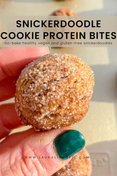 Snickerdoodle Cookie Dough Protein Bites Cinnamon Protein Cookies, Protein Bites With Protein Powder, Vanilla Protein Powder Snacks, Snickerdoodle Protein Cookies, High Protein Christmas Cookies, Christmas Protein Recipes, Protein Snickerdoodle Cookies, Protein Holiday Treats, Sugar Cookie Protein Balls