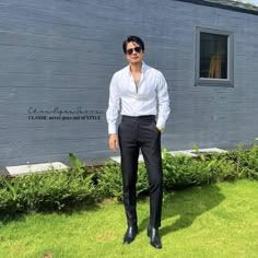 Poses With Formal Outfit, Formal Black Pants Outfit Men, Shirt And Trousers Men Outfits, Formals For Men Classy, Mens Outfits Red, Outfits For Quince, Summer Outfits Queer, Vest Outfits Casual