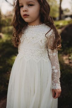 Bohemian Lace Flower Girl Dress Rustic Ivory Tulle Wedding | Etsy Lace Flower Girl Dress Rustic, Fall Flower Girl, Fall Flower Girl Dresses, Bohemian Flower Girl Dress, Flower Girl Dresses Vintage, Rustic Flower Girl Dress, Bohemian Lace Dress, Tule Rok, Gonna In Tulle