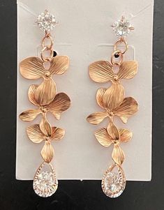 Rose Gold Plated Chandelier style Earrings with Cubic Zirconia accents and Sterling Silver Post backs Rose Gold Chandelier, Rose Gold Earrings Wedding, Chandelier Style, Gold Chandelier, Rose Gold Earrings, Rose Gold Plates, Wedding Shop, Or Rose, Jewelry Earrings Dangle