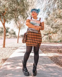 Plus Size Queer Outfit, Plus Size Alternative Fashion Summer, Queer Plus Size Fashion, Mid Size Alternative Fashion, Plus Size Alt Outfits, Fall Outfit Midsize, Plus Size 90s Fashion Outfits, Edgy Outfits Plus Size, Plus Size Alt Fashion