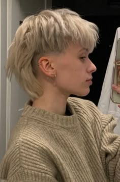 Female Mullet Shaved Sides, Short Hair Punk, Short Punk Mullet, Masculine Mullet, Short Mullet Hairstyle Women Straight Hair, Sidecut Short Hair, Short Haircut Mullet, Lesbian Mullet Haircut, Mullet Styles