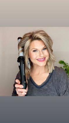 bchenderson on Instagram: Wanting beach waves but can’t seem to achieve them. Look no further the @thebeachwaver does the work for you! Also, check out the Spring… Med Hair, Flat Irons, Long Blonde, Hair Stuff, Hair Tutorials, Hair Tips, Flat Iron, Beach Waves, Work For You