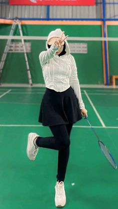 Ootd Badminton Hijab, Hijabi Tennis Outfit, Outfit Badminton Hijab, Outfit Gym Hijab, Ootd Jersey, Women's Badminton, Tennis Outfit, Simple Hijab, Basketball Clothes