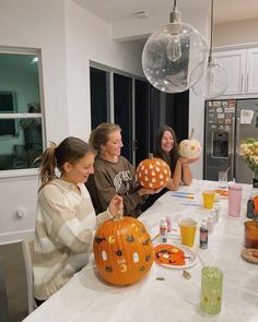 fall party , girls night , fall activity , halloween activity , instagram inspo , fall fashion , fall aesthetic , halloween aesthetic , spooky season , pumpkin painting , pumpkin picking , pumpkin patch , autumn , autumn aesthetic , ootd , outfit inspo Halloween Sleepover, Studera Motivation, Fall Boards, Fall Friends, Fall Dates, Friend Activities, Fall Bucket List, Autumn Night, Fall Inspo