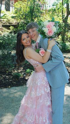 #prom #prom2024 #sherrihill #pink #babypinkaesthetic #flowers #sparkly #pictures #promotion #promdresseslong Sherri Hill Pink Dress, Pink Prom Couple, Baby Pink Prom Dress, Blush Pink Prom Dress, Prom Couples, Sherri Hill Prom, Prom 2024, Baby Pink Aesthetic