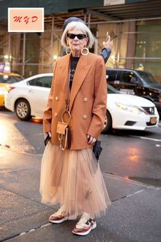 Rihanna Street Style, New York Fashion Week Men, European Street Style, Tule Rok, Lookbook Inspiration, Business Casual Summer, Nyc Street Style, Man Repeller, Nyfw Street Style