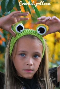 Crochet funny frog bandage PDF Pattern in English, amigurumi tutorial bandage, DIY bandage Crochet Frog Headband, Frog Headband, Crochet Ideas For Beginners, Crochet Head Wrap, Diy Crochet Gifts, Headband Crochet Pattern, Crochet Funny, Headband Design, Crochet Cushion Pattern