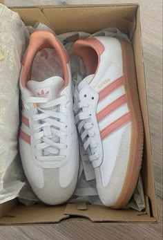 #samba Cute Sambas, Sambas Pink, Samba Aesthetic, Samba Rose, Adidas Samba White, Samba Shoes, Back To School Shoes