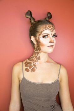 Graceful Giraffe - Amazing Animal Makeup Looks You Can Easily Rock This Halloween - Photos #makeuplooks Diy Giraffe, Carnaval Make-up, Makeup Zombie, Giraffe Costume, Halloween Make-up Looks, Halloweenský Makeup, Animal Makeup, Smink Inspiration, Halloween Makeup Tutorial